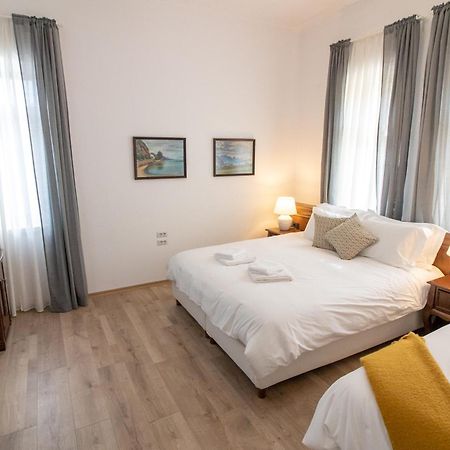Seven Cafe & Hotel Pogradec Exterior photo