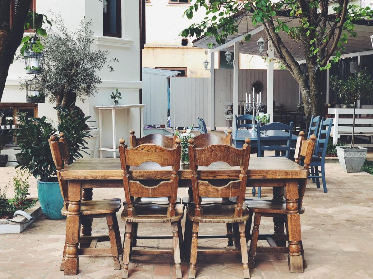 Seven Cafe & Hotel Pogradec Exterior photo