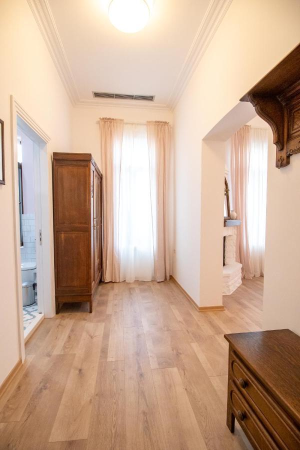 Seven Cafe & Hotel Pogradec Exterior photo