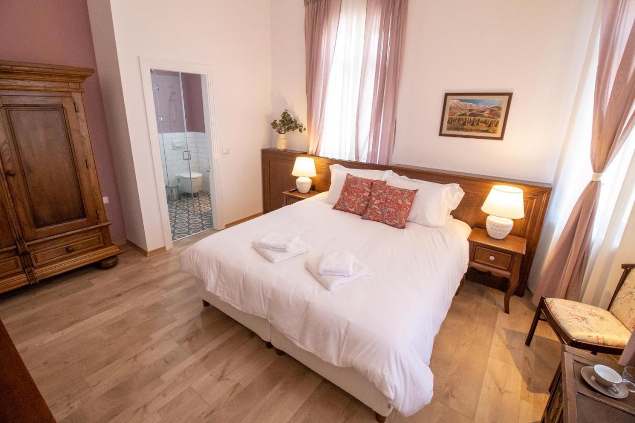 Seven Cafe & Hotel Pogradec Exterior photo